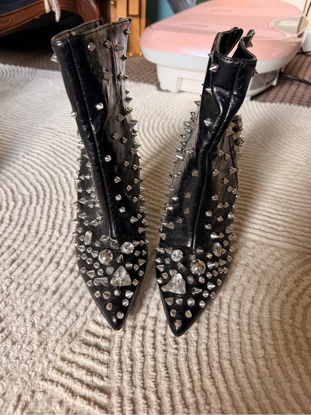 New Steve Madden Black Studded Pointed-Toe Stiletto Ankle Boots